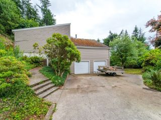 Photo 2: 115 MOUNTAIN Drive: Lions Bay House for sale (West Vancouver)  : MLS®# R2561948