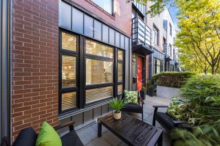Main Photo: 2781 GUELPH Street in Vancouver: Mount Pleasant VE Townhouse for sale in "The Block" (Vancouver East)  : MLS®# R2721908
