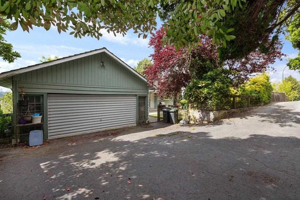 Main Photo: 2040 CAPE HORN Avenue in Coquitlam: Cape Horn House for sale : MLS®# R2582987