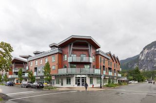 Main Photo: 202 37808 THIRD Avenue in Squamish: Downtown SQ Townhouse for sale in "Lizzy Bay" : MLS®# R2819523