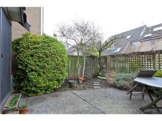Photo 2: 7 237 W 16TH Street in North Vancouver: Central Lonsdale Townhouse for sale : MLS®# V1043211