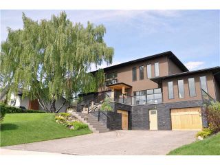 Photo 1: 31 HIGHWOOD Place NW in Calgary: Highwood Residential Detached Single Family for sale : MLS®# C3639703