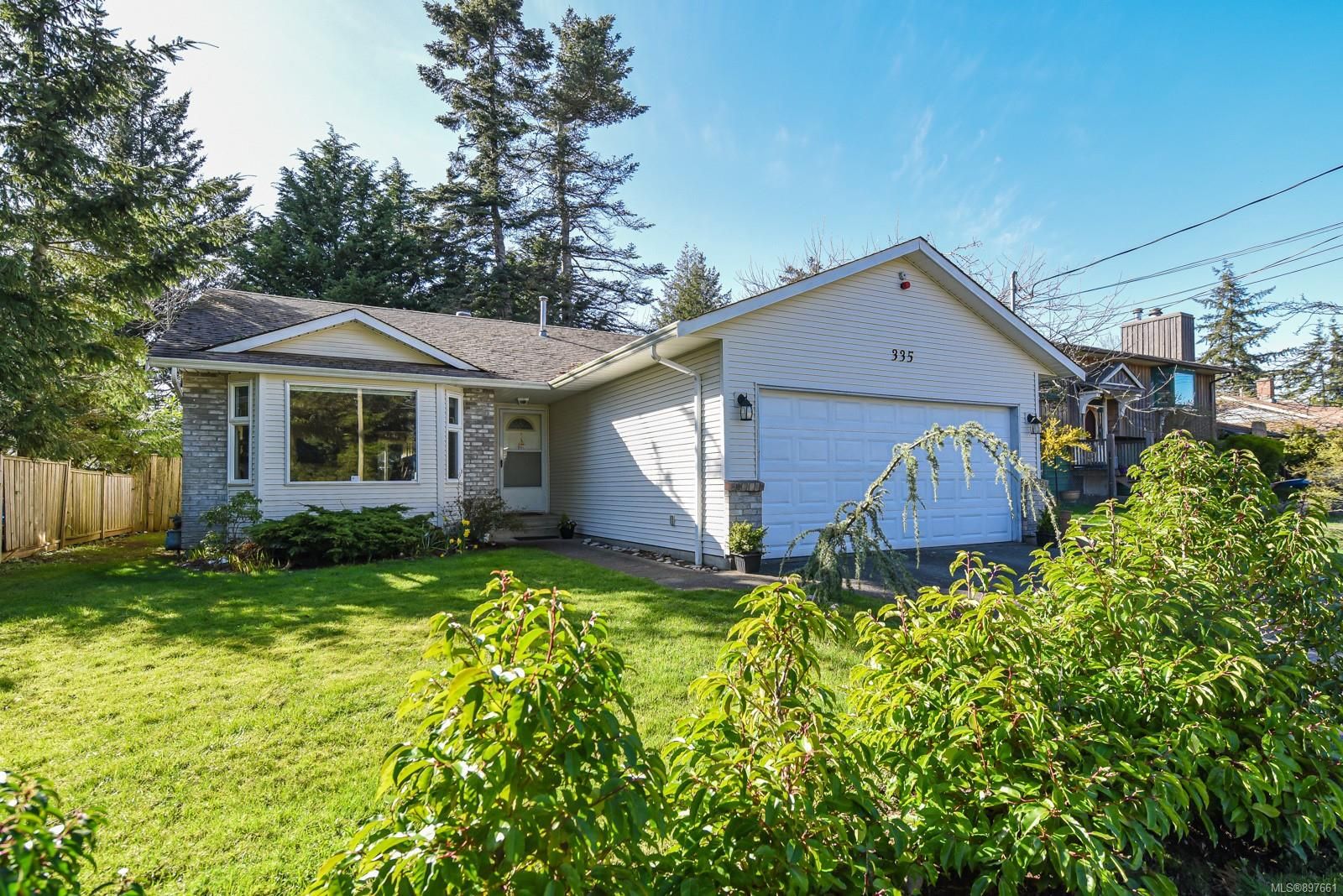 Main Photo: 335 Pritchard Rd in Comox: CV Comox (Town of) House for sale (Comox Valley)  : MLS®# 897661