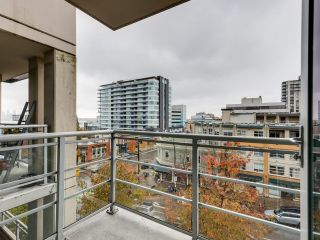 Photo 1: 509 100 E ESPLANADE Street in North Vancouver: Lower Lonsdale Condo for sale in "THE LANDING" : MLS®# R2737379