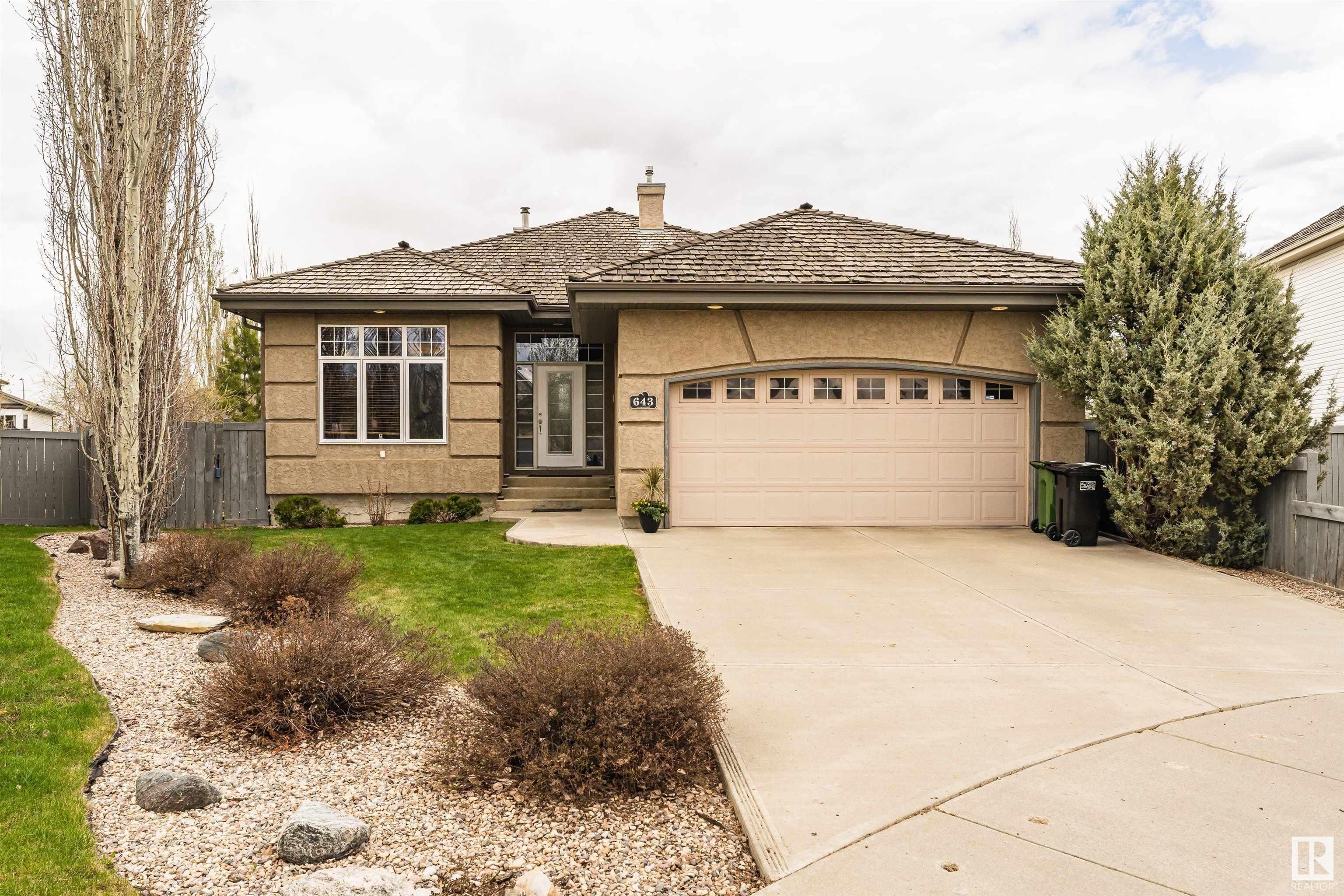 Main Photo: 643 DALHOUSIE Crescent in Edmonton: Zone 20 House for sale : MLS®# E4301329