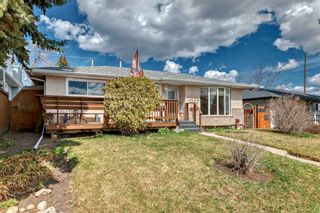 Photo 2: 432 71 Avenue SE in Calgary: Fairview Detached for sale : MLS®# A2128101