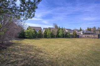 Photo 3: 118 STAFFORDSHIRE Court in London: North L Residential for sale (North)  : MLS®# 40085876