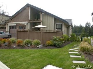Photo 1: 11 630 Brookside Rd in VICTORIA: Co Latoria Row/Townhouse for sale (Colwood)  : MLS®# 534823