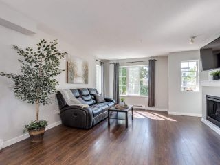Photo 8: 27 20875 80 AVENUE in Langley: Willoughby Heights Townhouse for sale : MLS®# R2495219