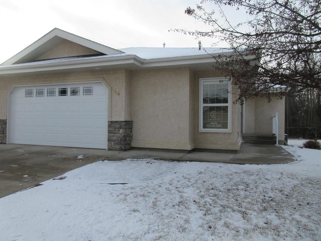 Main Photo: 44 32 DOWLER Street: Red Deer Semi Detached for sale : MLS®# A1142109