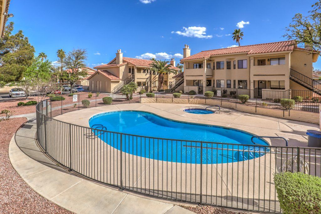 Main Photo: 1102 Observation Dr #202 in Las Vegas: Condo for sale : MLS®# 2489607