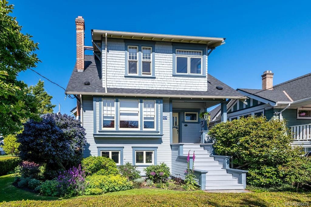 Main Photo: 304 Robertson St in Victoria: Vi Fairfield East House for sale : MLS®# 908476