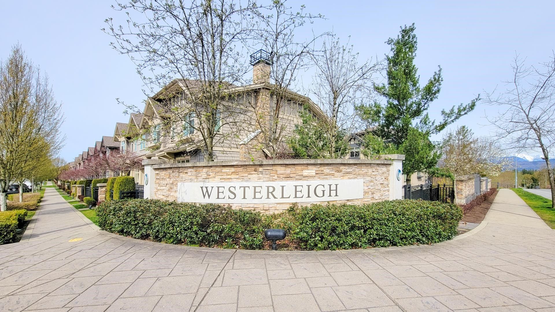 Main Photo: 39 31125 WESTRIDGE Place in Abbotsford: Abbotsford West Townhouse for sale : MLS®# R2673954