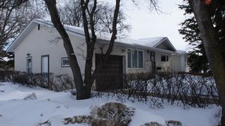 Photo 2: 251 Gilmore Avenue in Winnipeg: North Kildonan House for sale (North East Winnipeg) 