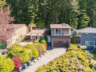 Photo 1: 11 AXFORD Bay in Port Moody: Barber Street House for sale : MLS®# R2877400