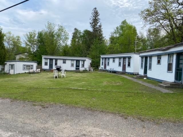 Main Photo: 26 Parkview Avenue in Grand Marais: House for sale : MLS®# 202326216