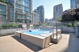Photo 19: 1601 565 SMITHE Street in Vancouver: Downtown VW Condo for sale in "VITA" (Vancouver West)  : MLS®# R2013406