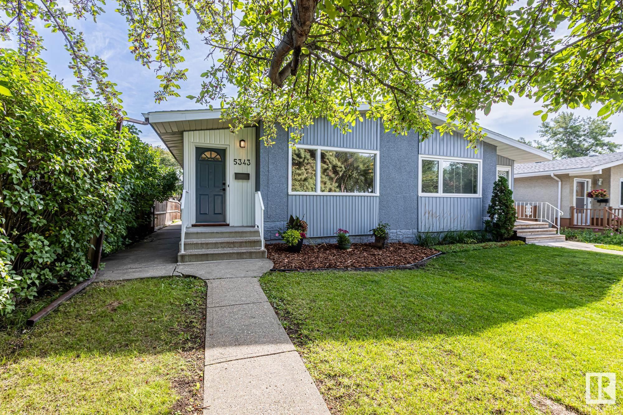 Main Photo: 5343 106 Street in Edmonton: Zone 15 House Half Duplex for sale : MLS®# E4354451