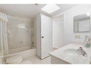 Photo 14: 44 2250 FOLKESTONE Way in West Vancouver: Panorama Village Condo for sale in "PANORAMA GARDENS" : MLS®# V1089798