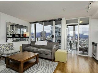 Photo 3: 2301 131 REGIMENT Square in Vancouver: Downtown VW Condo for sale in "SPECTRUM 3" (Vancouver West)  : MLS®# V1091394