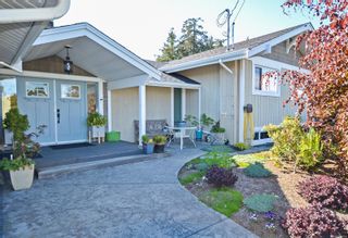 Main Photo: 2441 Cosgrove Cres in Nanaimo: Na Departure Bay House for sale : MLS®# 903970
