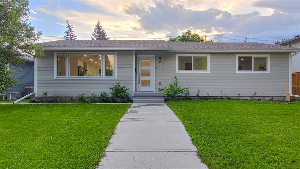 Main Photo: 8611 7 Street SW in Calgary: Haysboro Detached for sale : MLS®# A2027357