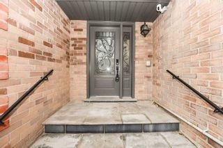 Photo 2: 5032 Rundle Court in Mississauga: East Credit House (2-Storey) for sale : MLS®# W5857516