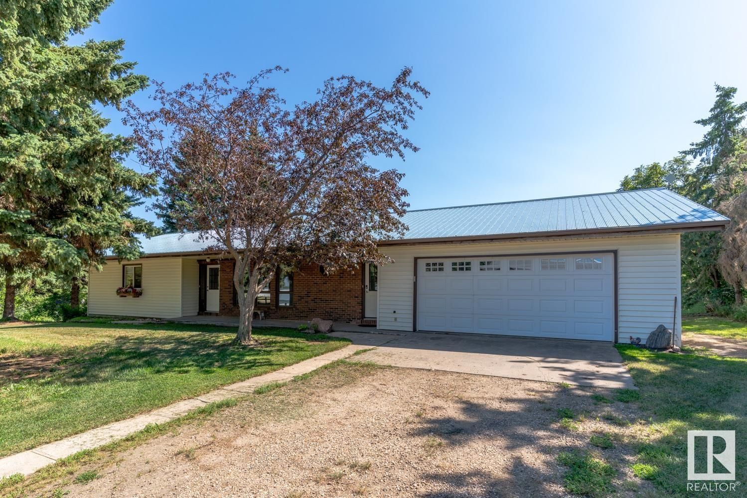 Main Photo: 43176 HWY 56: Rural Camrose County House for sale : MLS®# E4305298