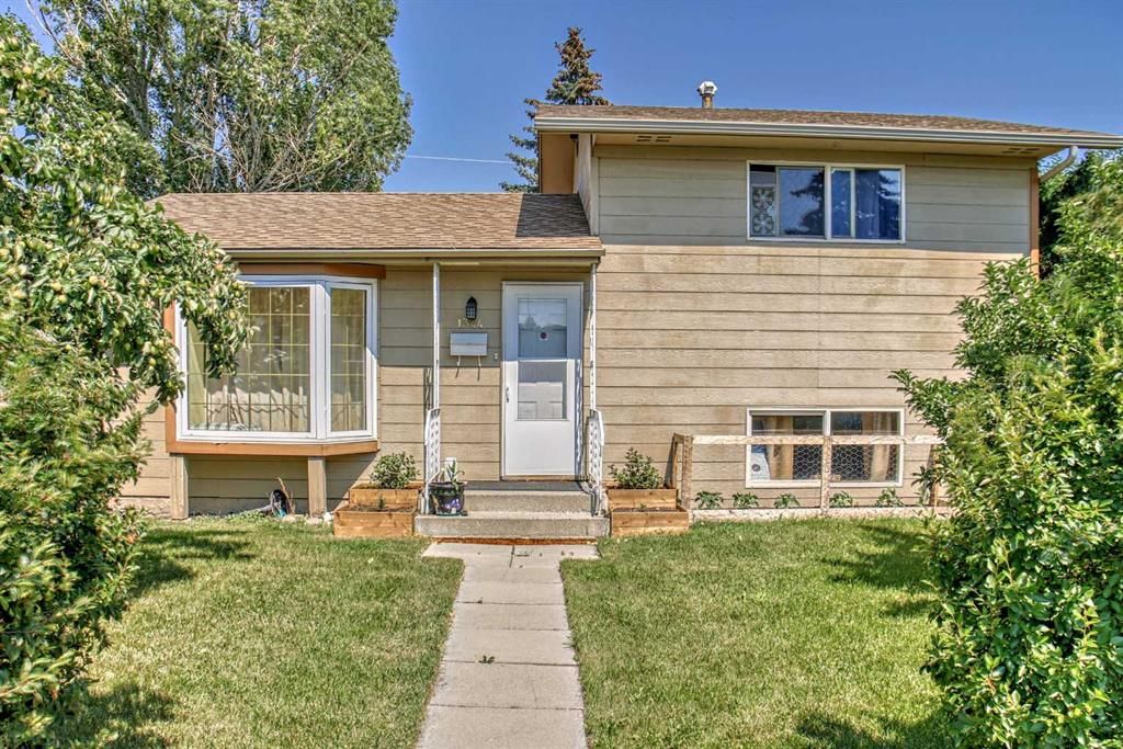 Main Photo: 1344 Pennsburg Road SE in Calgary: Penbrooke Meadows Detached for sale : MLS®# A2068803