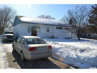 Photo 1: 614 Cedarcrest Drive in WINNIPEG: North Kildonan Residential for sale (North East Winnipeg)  : MLS®# 1303732