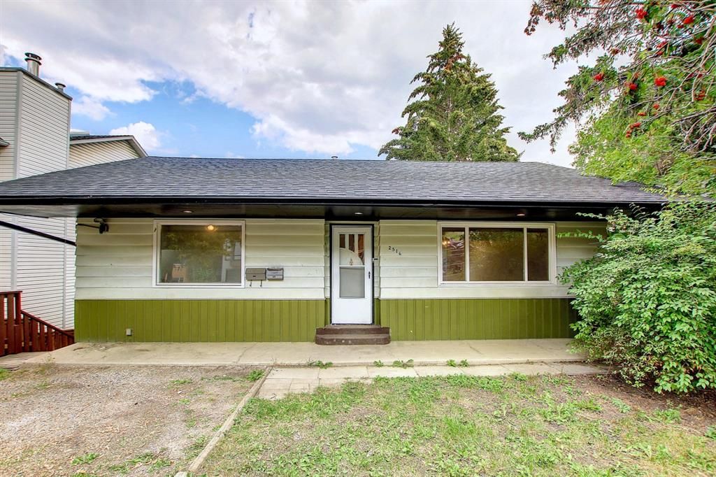 Main Photo: 2516 17A Street SW in Calgary: Bankview Detached for sale : MLS®# A1209825