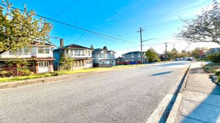 Photo 4: 5615 NEVILLE Street in Burnaby: South Slope 1/2 Duplex for sale (Burnaby South)  : MLS®# R2878154