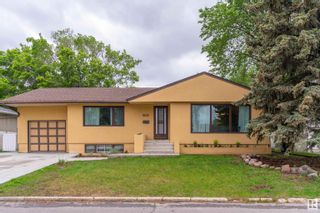 Photo 1: 9236 75 Street in Edmonton: Zone 18 House for sale : MLS®# E4300437