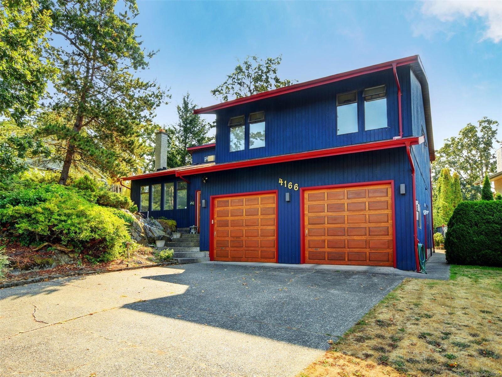 Main Photo: 4166 Tuxedo Dr in Saanich: SE Lake Hill House for sale (Saanich East)  : MLS®# 858926