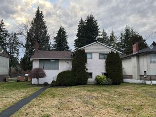 Photo 2: 6133 120A Street in Surrey: Panorama Ridge House for sale : MLS®# R2751975