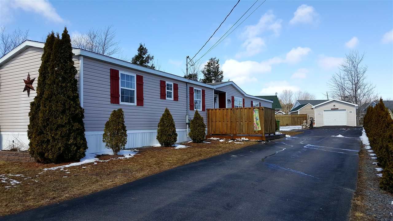 Main Photo: 2036 Maple Court in Coldbrook: 404-Kings County Residential for sale (Annapolis Valley)  : MLS®# 201907729
