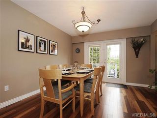Photo 6: 2320 Hollyhill Pl in VICTORIA: SE Arbutus Half Duplex for sale (Saanich East)  : MLS®# 652006