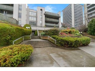 Photo 2: 402 4941 LOUGHEED Highway in Burnaby: Brentwood Park Condo for sale in "DOUGLAS VIEW" (Burnaby North)  : MLS®# R2520254