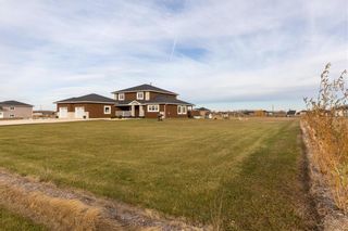 Photo 3: 35 Grace Lane in Mitchell: R16 Residential for sale : MLS®# 202225999