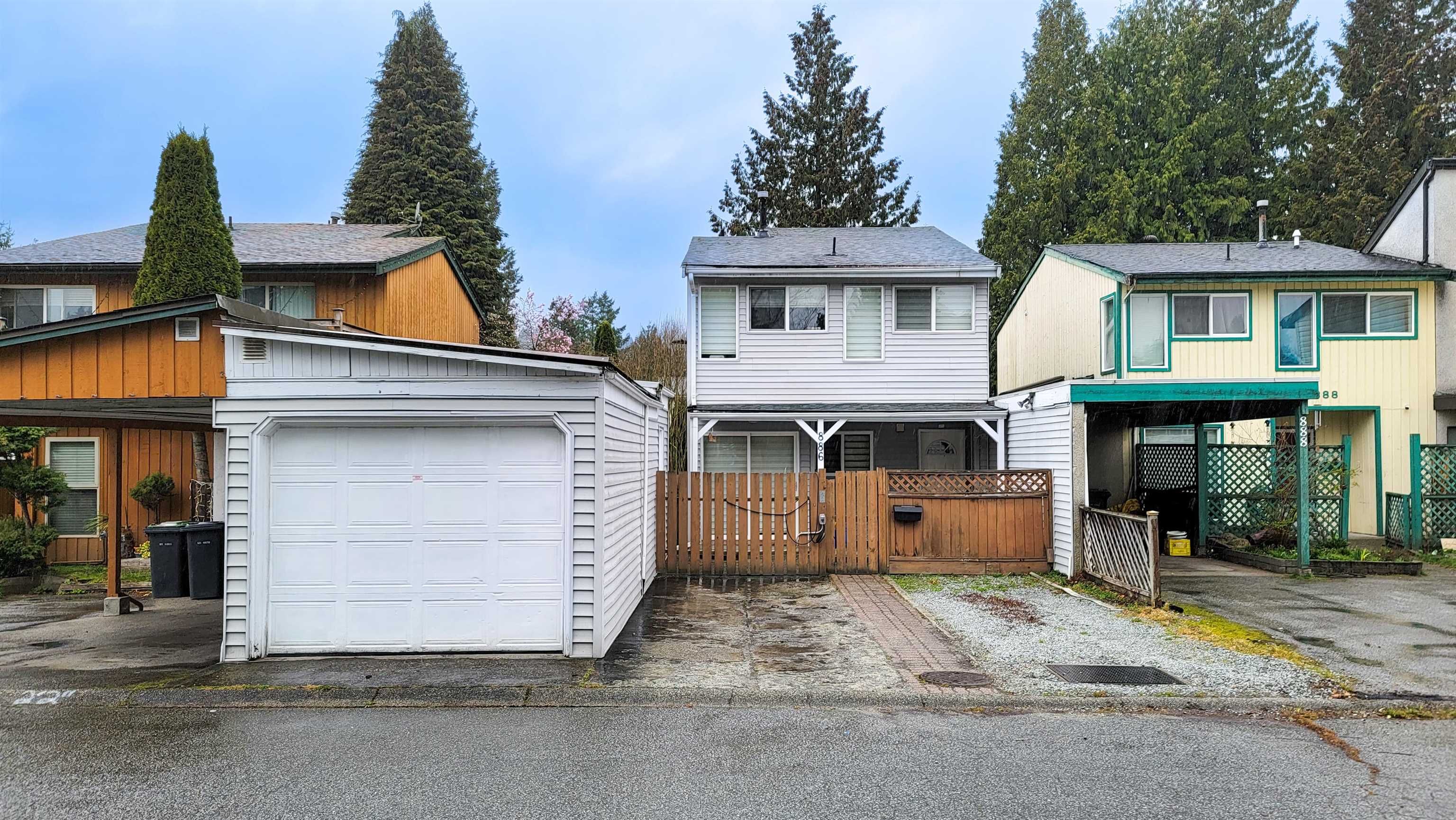 Main Photo: 886 PINEBROOK Place in Coquitlam: Meadow Brook House for sale : MLS®# R2765940