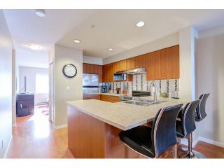 Photo 6: 18 188 SIXTH Street in New Westminster: Uptown NW Townhouse for sale in "ROYAL CITY TERRACE" : MLS®# R2038305