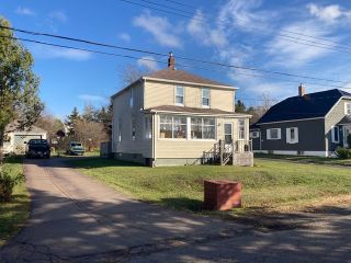 Photo 1: 15 Lorne Street in Springhill: 102S-South Of Hwy 104, Parrsboro and area Residential for sale (Northern Region)  : MLS®# 202023159