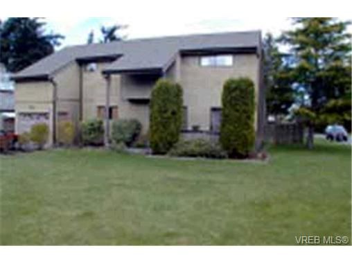 Main Photo: 4391 Robinwood Dr in VICTORIA: SE Gordon Head House for sale (Saanich East)  : MLS®# 307306