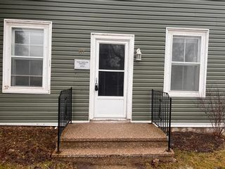 Photo 2: Front 61 Wellington Street E in Aurora: Aurora Village House (2-Storey) for lease : MLS®# N8408546