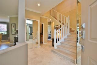 Photo 2: 6350 121 Street in Surrey: Panorama Ridge Townhouse for sale in "Forest Ridge" : MLS®# R2061864
