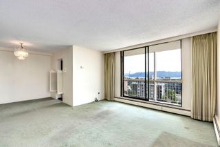 Photo 8: 802 1390 DUCHESS Avenue in West Vancouver: Ambleside Condo for sale in "Westview Terrace" : MLS®# R2785915