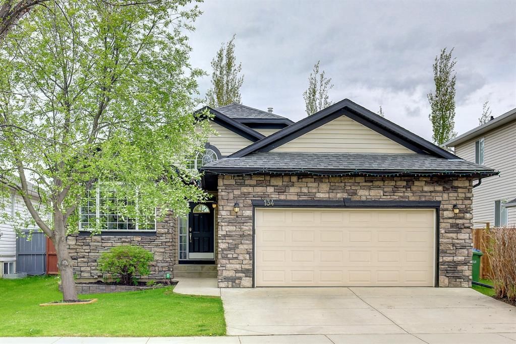 Located in a family friendly area of Chestermere, this property offers a total of four bedrooms!
