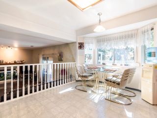 Photo 11: 2706 WESTLAKE Drive in Coquitlam: Coquitlam East House for sale in "River Heights" : MLS®# R2741810