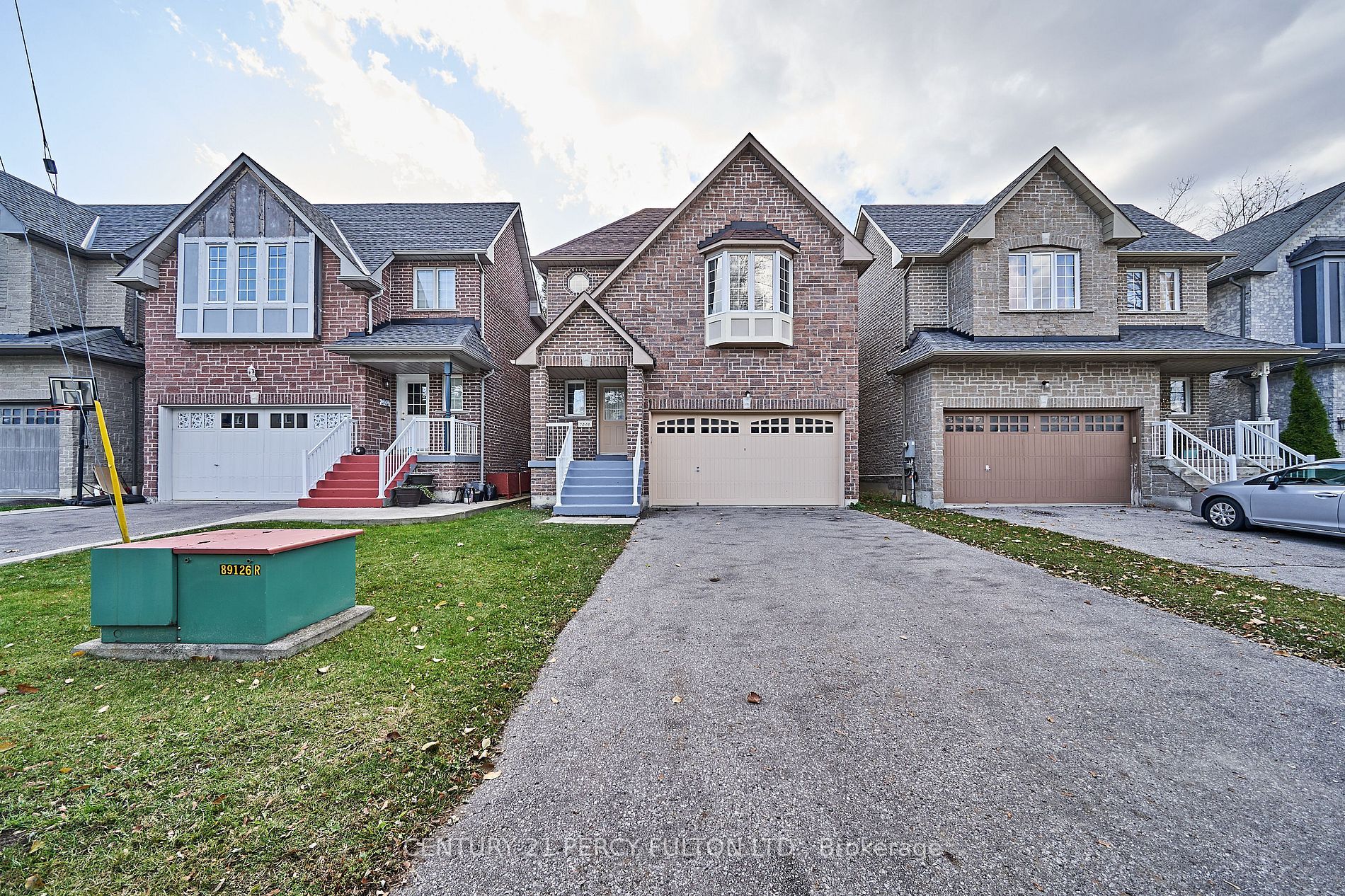 Main Photo: 2000 Royal Road in Pickering: Village East House (2-Storey) for sale : MLS®# E7302790