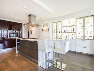 Photo 7: 803 8 SMITHE Mews in Vancouver: Yaletown Condo for sale in "FLAGSHIP" (Vancouver West)  : MLS®# V1131483